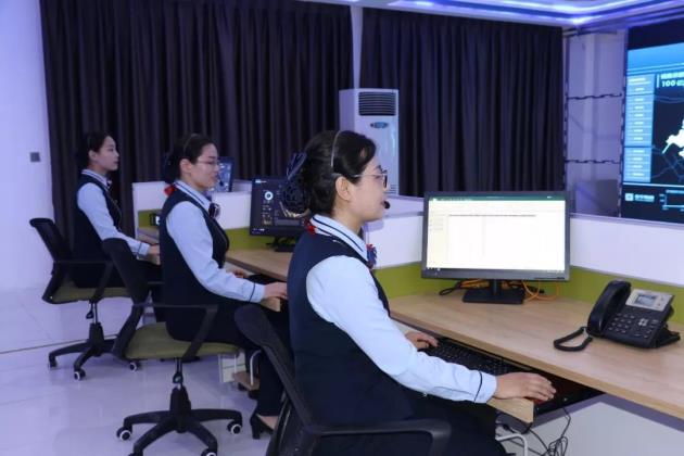 泰華物業(yè)400呼叫中心客服人員